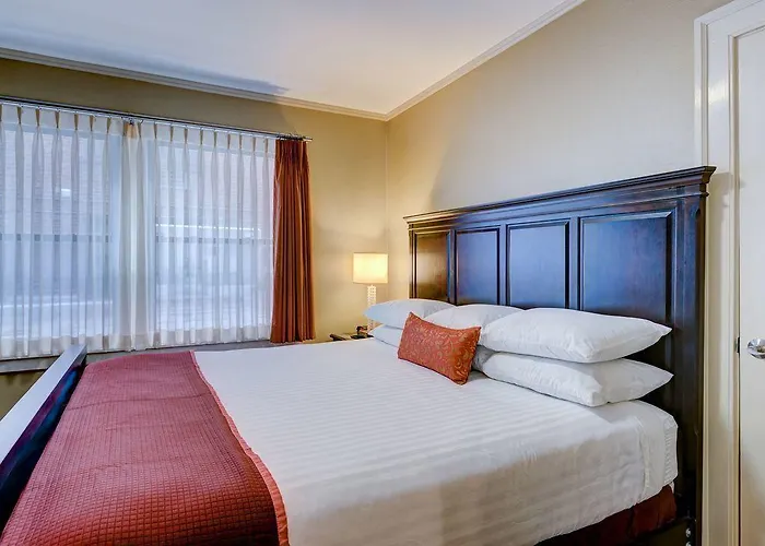 Hotel Carleton Of Oak Park