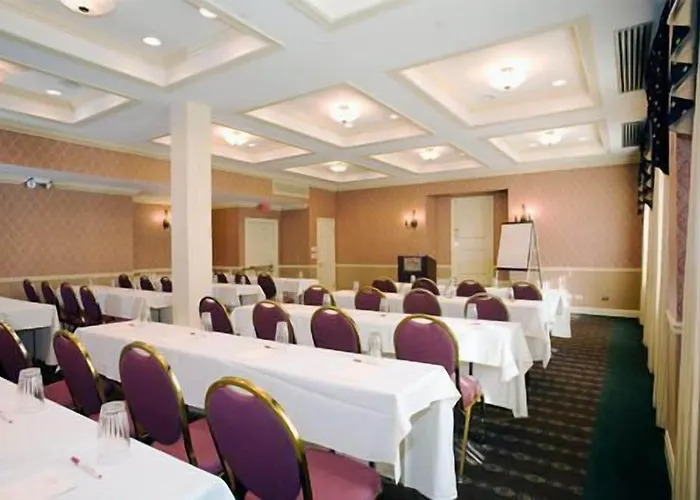 Carleton Of Hotel Oak Park