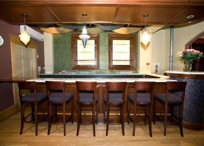 Hotel Carleton Of Oak Park