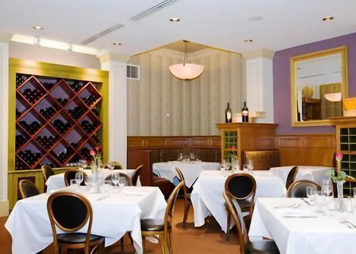 Hotel Carleton Of Oak Park