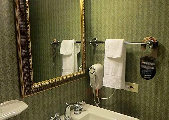 Hotel Carleton Of