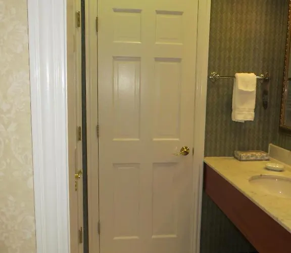 Carleton Of Hotel Oak Park