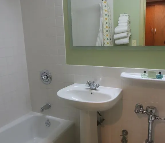 Carleton Of Hotel Oak Park