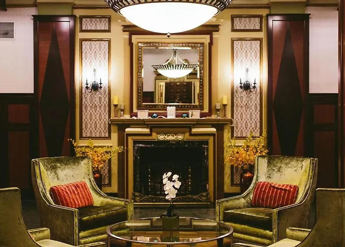 Carleton Of 3* Oak Park